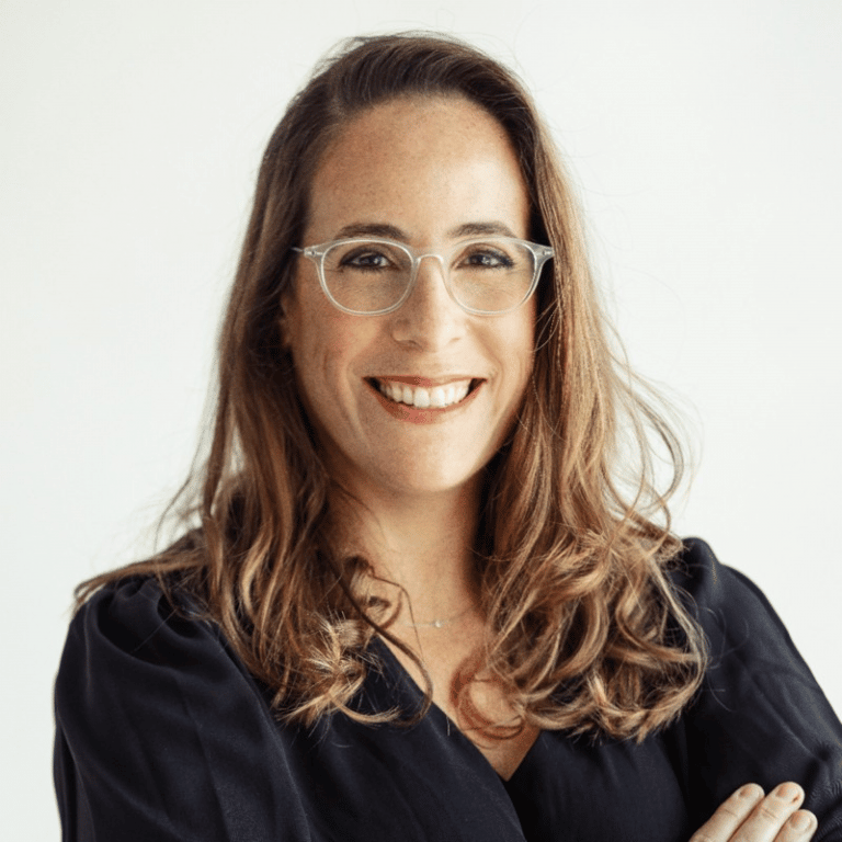 Headshot of Shira Sarid-Hausirer